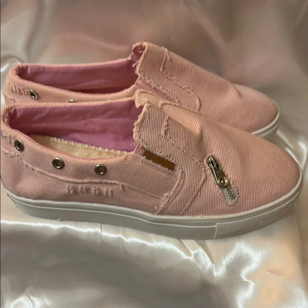 NWOT PINK SLIP ON SNEAKERS! - Picture 4 of 10